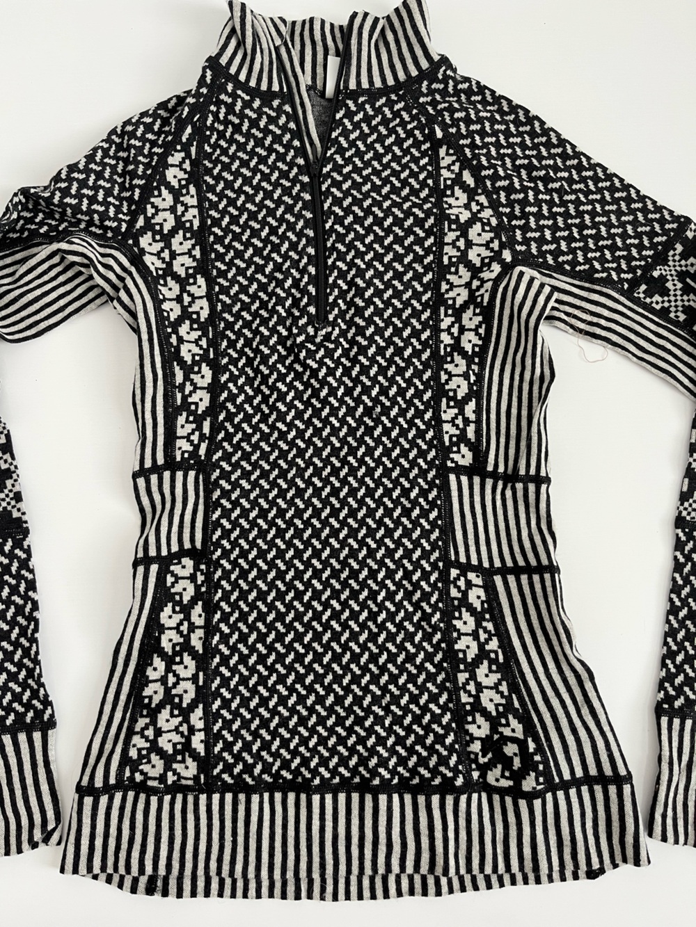 Kari Traa wool Black & White Patterned Half-Zip Cowl base layer Sweater - Picture 3 of 10